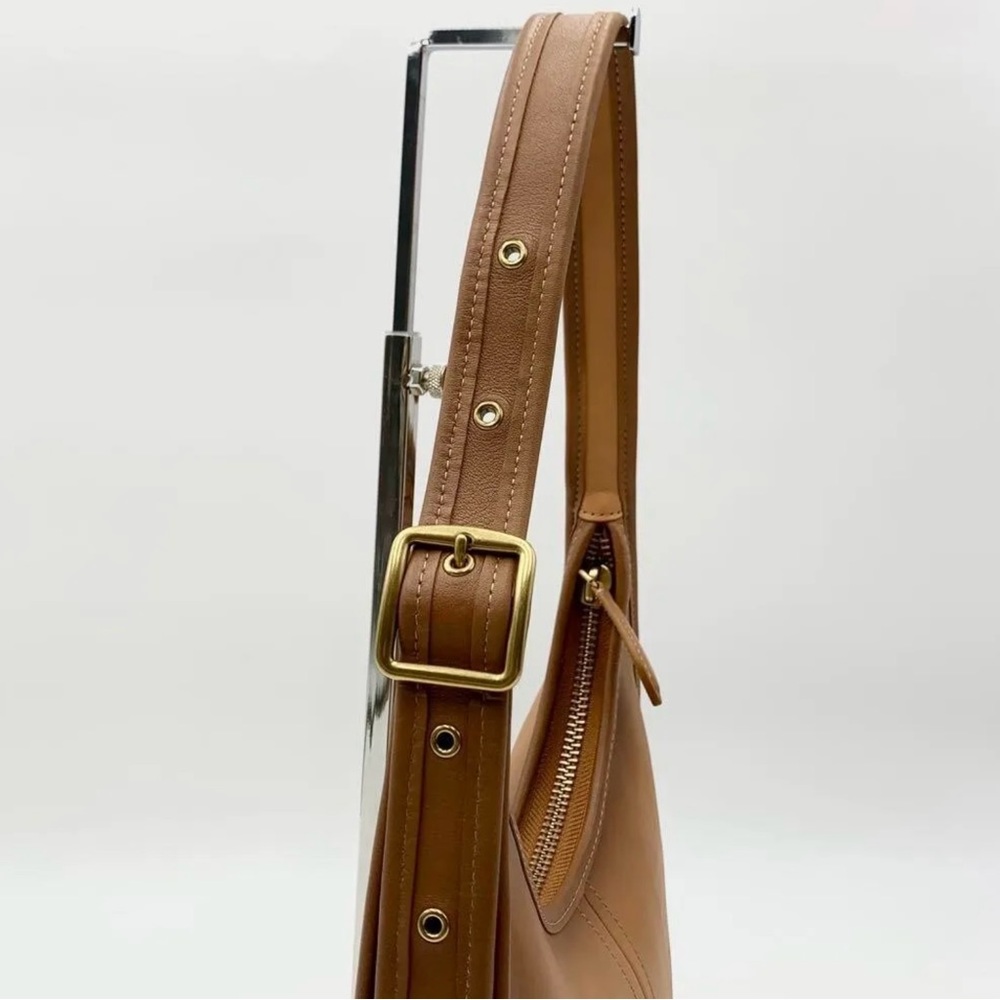 Coach Ergo Shoulder Bag In Original Natural Leather - Picture 11 of 16